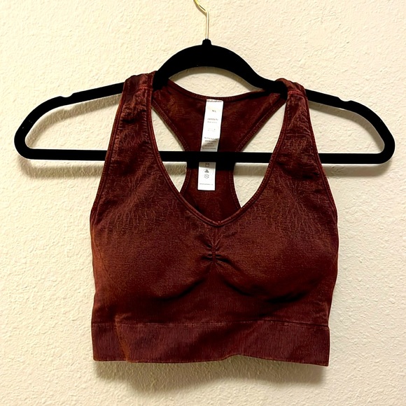 avocado Other - Crop maroon sports bra top!